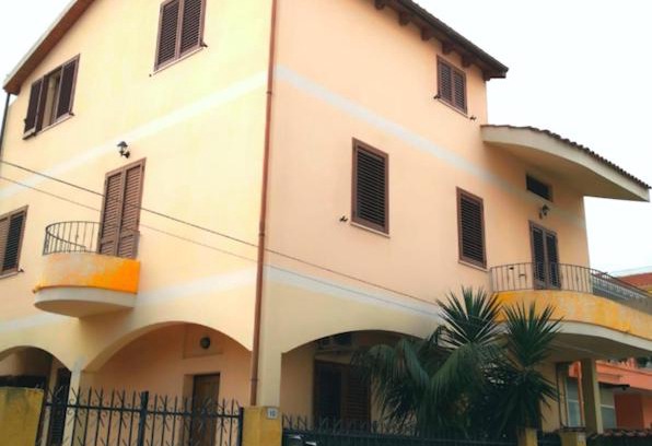 Assemini Apartment | Cagliari Elmas Airport Beautiful Mansarda