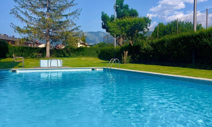 Llivia Apartment | CAL QuEROL LLIVIA - Spacious 3BR apt, comfort & relaxation in Cerdanya · Pets