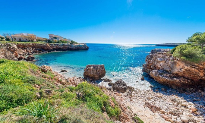 S'Illot-Cala Morlanda Ski Chalet | Cala Rafalino