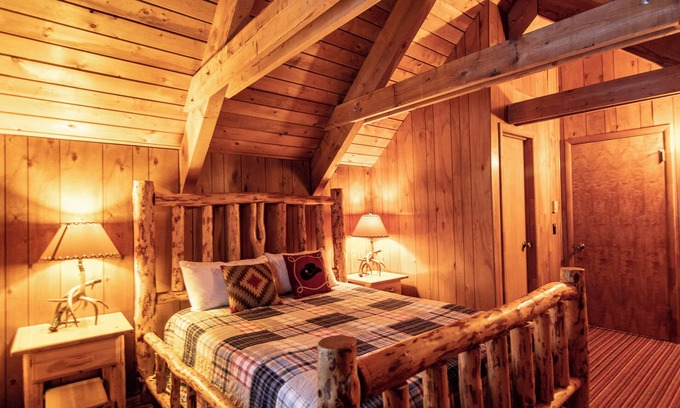 Island Park Cabin | Caldera Cabin - 15 Minutes From West Yellowstone