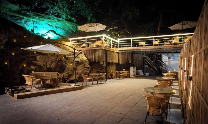 Chapora Hotel | Cali Stays & Cafe By the Bay
