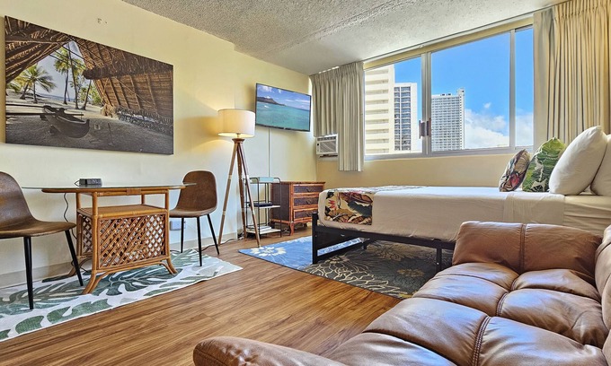 Waikiki Apartment | Calm, Quiet, New, & Clean Waikiki Queen Bed Studio - WAIKIKI GRAND HOTEL® 804