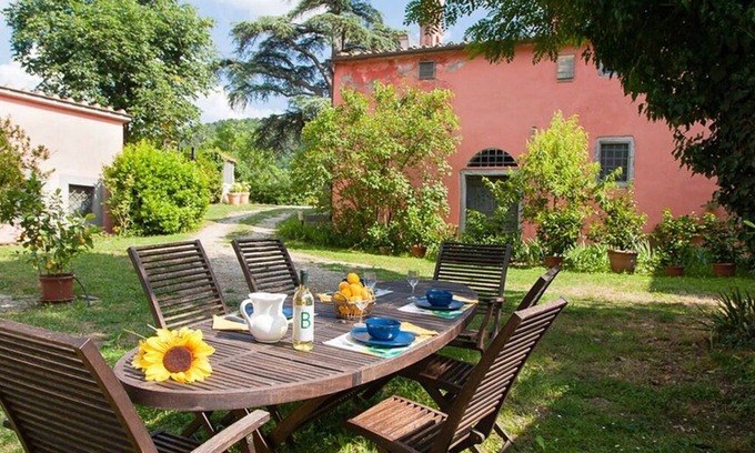 Vicchio Apartment | Camelia