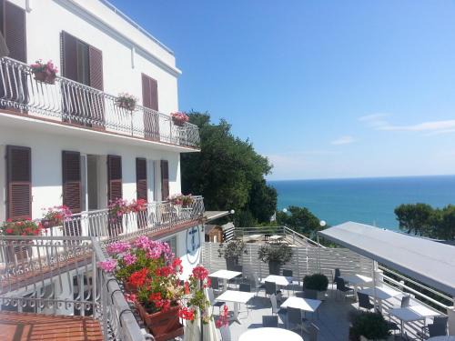Sirolo House | Camera Vista Mare Sunrise-Top Panorama-Only Adults
