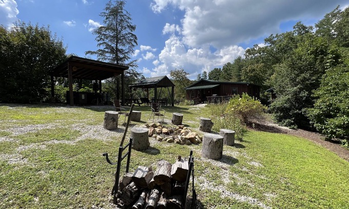 Nebo Cabin | Camp Hideaway Hemlock Haven Cabin @ Nebo, Lake James NC
