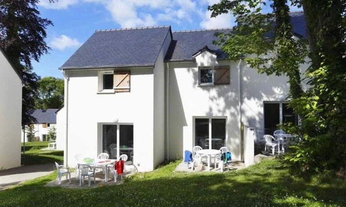 Saint-Mathieu House | Camping 3 étoiles - Piscine - ccaiibd