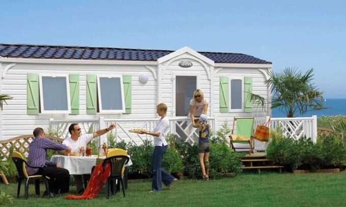Lons-le-Saunier House | Camping 4 étoiles - Piscine - efa00b