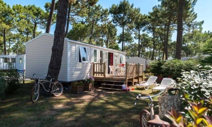 Les Mathes House | Camping - Funpass inclus - Piscine - ccaegfc