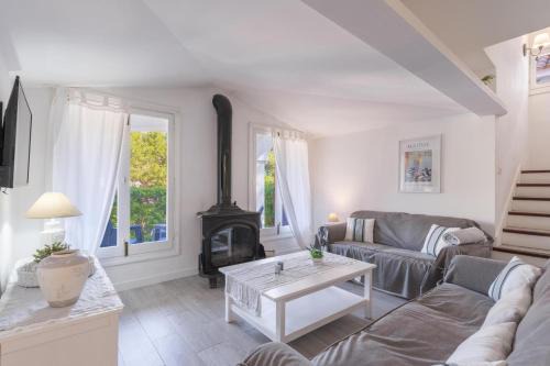 Cala San Vicente House | Can Botana 4-Gorgeous Beach Accommodation
