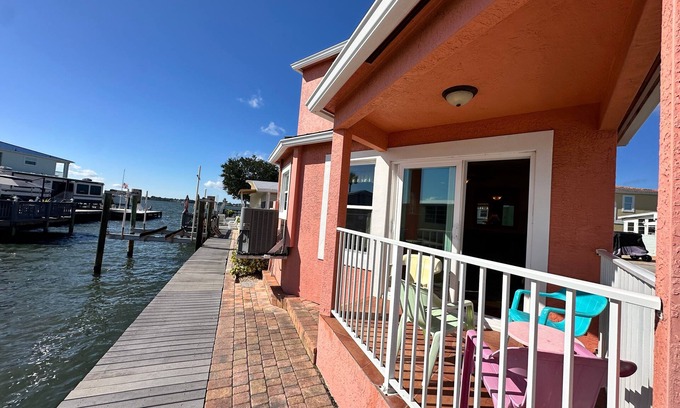 Nettles Island House | Canal front 1 bed 1 bath canal front home on the Intracoastal