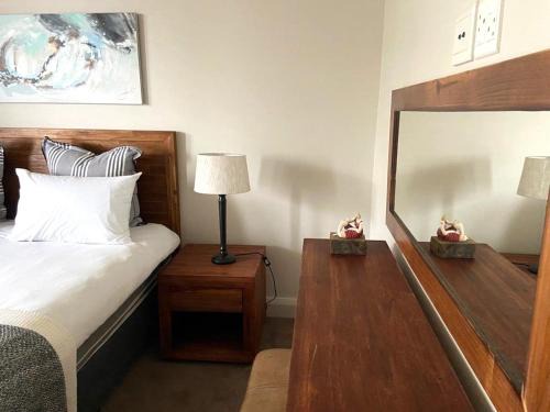 Victoria and Alfred Waterfront Apartment | Canal Quays 507