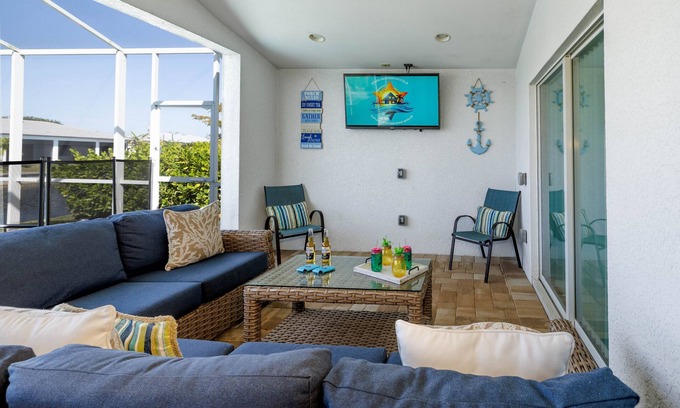 Pelican House | Canal View 4-BR Getaway w/PVT Pool in Cape Coral