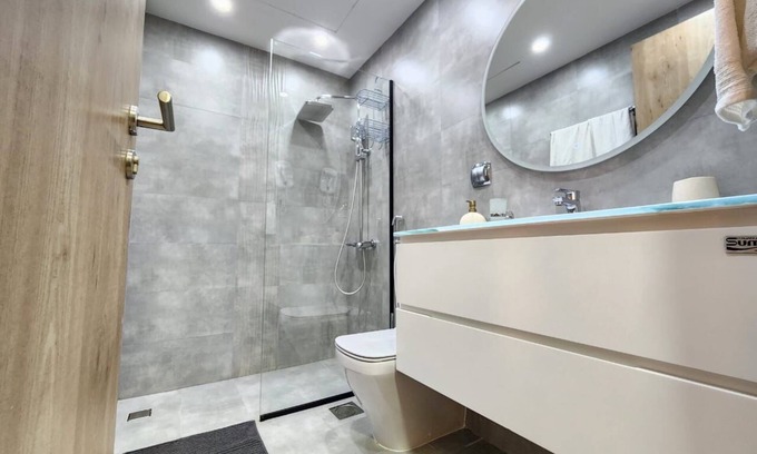 Al Sufouh 2 Apartment | Canal views at marina