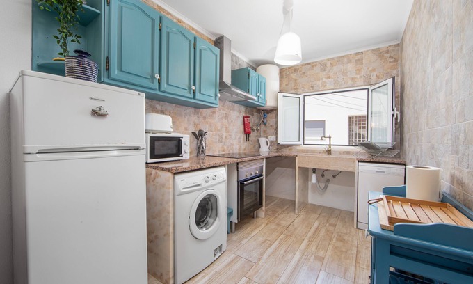 Costa de Caparica Apartment | Caparica Surf Apartment by Host-Point