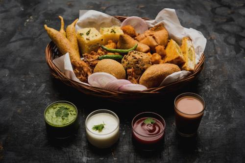 Allahabad Hotel | Capital O The Paradise