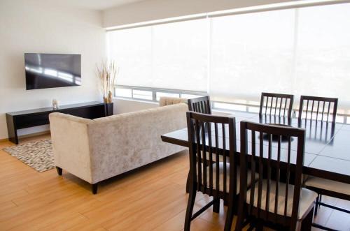 El Yaqui House | Capitalia Bright & Cozy Family Apt in Santa Fe
