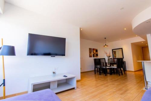 El Yaqui House | Capitalia Spacious & Cozy Family Apt in Santa Fe