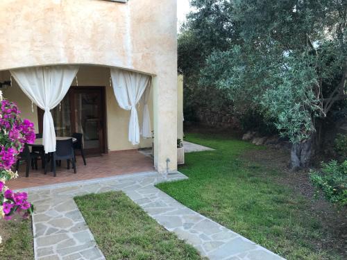 San Teodoro House | Caposchiera indipendente.