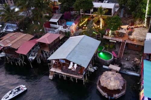 Coatepeque House | Captain Morgan Hostel Lake Coatepeque