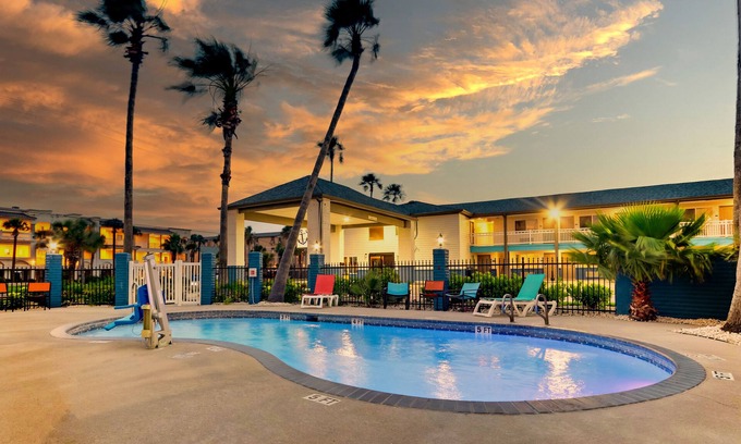 Old Town Hotel | Captain's Quarters Inn