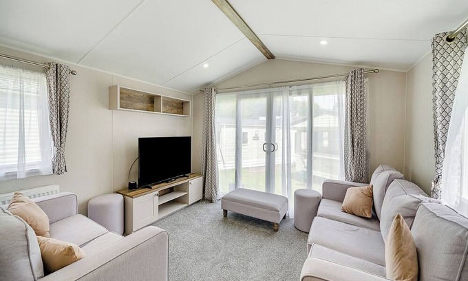 Longridge House | Caravan with one double and two twin.