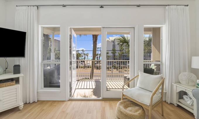 Crystal Beach Condo | Caribbean Dunes by Panhandle Getaways