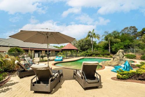 Dunsborough House | Carinya Cove - swimming pool, pet friendly, fireplace
