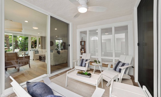 Corona del Mar Villa | Carnation Villa – Gorgeous 3 BDR in Flower Streets, Walk to Beach & Dining!