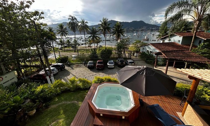 Praia do Jardim Bed & Breakfast | Casa Amarela