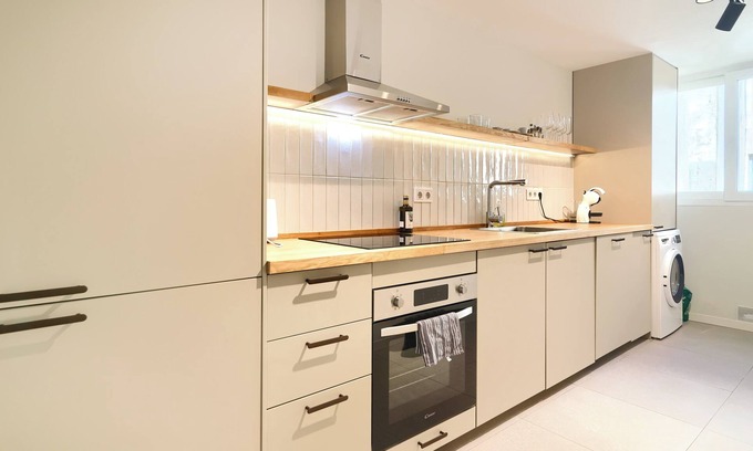 Patraix Apartment | Casa Atlas Bright Apartment with Terrace - only monthly rentals