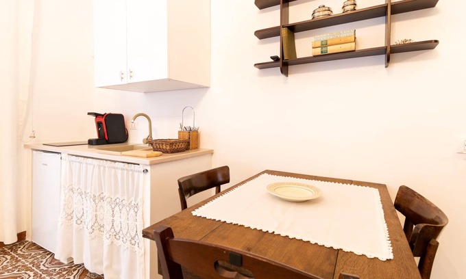 Old Town Cisternino Apartment | Casa Azalea by Typney