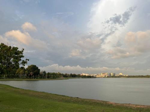 Cyberjaya Ski Chalet | Casa Blanca R-3