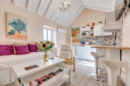 Ojen House | Casa Camelia