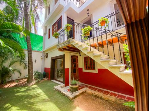 Luis Donaldo Colosio House | Casa Centrica 5bed/5bath AC/GYM 5 min 5ta av y Playa