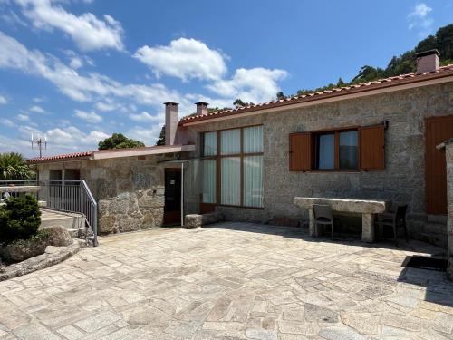 Cova House | Casa da Lage - Lareira - Vistas rio - Gerês