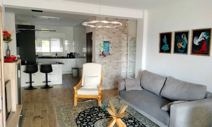Les Deveses Apartment | Casa Darius- 84 sqm-3 sz. 100 m to the beach Deveses, Newly renovated, Air-conditioned