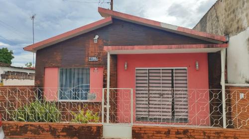 Corumba House | Casa de 90m2 toda sua aconchegante e central