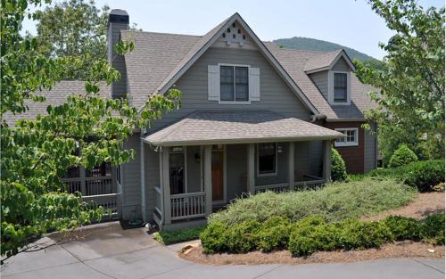 Big Canoe House | Casa del Lago - Enjoy lake views from the decks relax on the screened-in deck