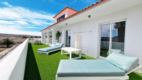 Vila Baleira House | Casa do Pico by Casas dos Lebre