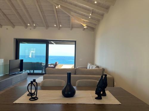 Halepa House | Casa Domenica, 2 bedroom seaside home