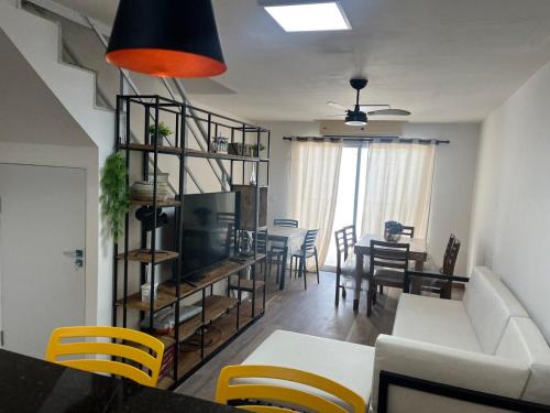 Pero Apartment | Casa duplex Cabo Frio, em frente à praia do Peró