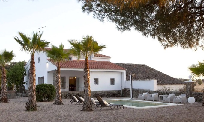 Mejorada House | Casa en el Campo con Piscina