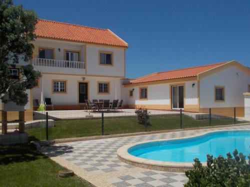 Caldas da Rainha House | casa entre praias