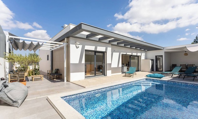 Vila Nogueira de Azeitao Ski Chalet | Casa Evae