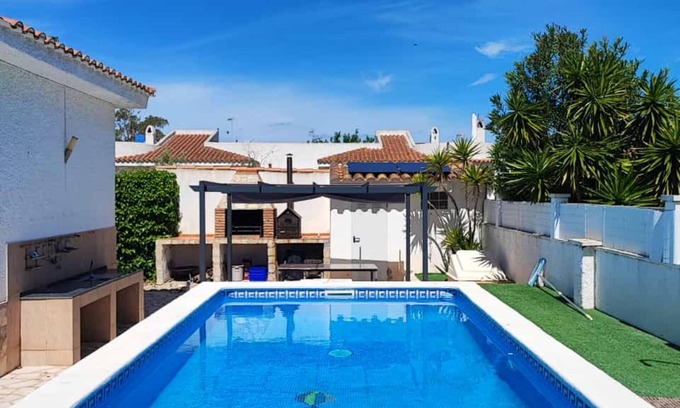 Riumar Ski Chalet | CASA FINN, Ideal house for your holidays near the sea, free wifi, optional air conditioning, private pool, pets allowed, dog’s beach