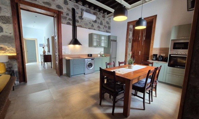 Mogan House | Casa Manuela & Federico: Authentic & Luxurious