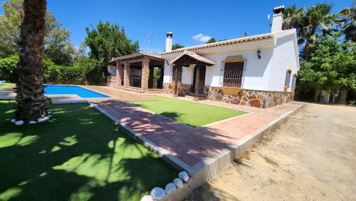 Alora Ski Chalet | CASA PEPE Y MARI CON PISCINA