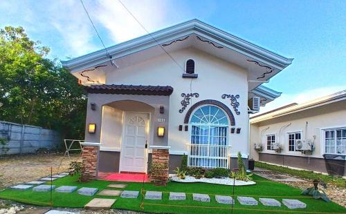 Dauis Apartment | Casa Rosalia - solar powered
