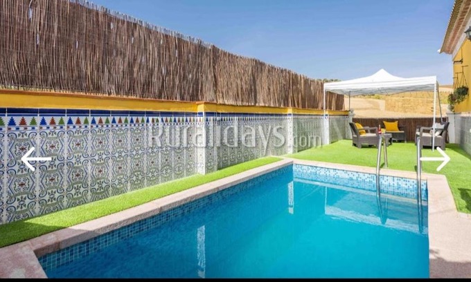 Almogia House | Casa rural Los Alcaidejos con piscina