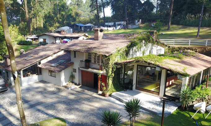 Valle de Bravo House | CASA VALLE , justo atrás de Rancho Avandaro Country Club
